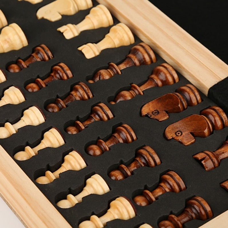 Jeu d'échecs en bois avec grand plateau magnétique pliant 34 pièces